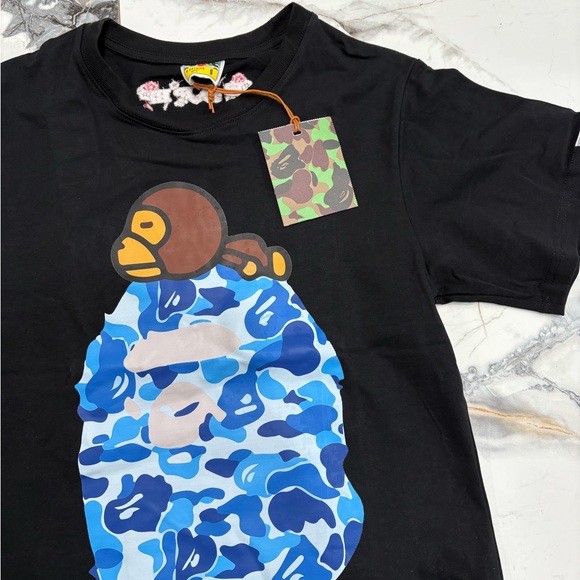 A bathing Ape Bape——-shirt size small new!! - Picture 2 of 5